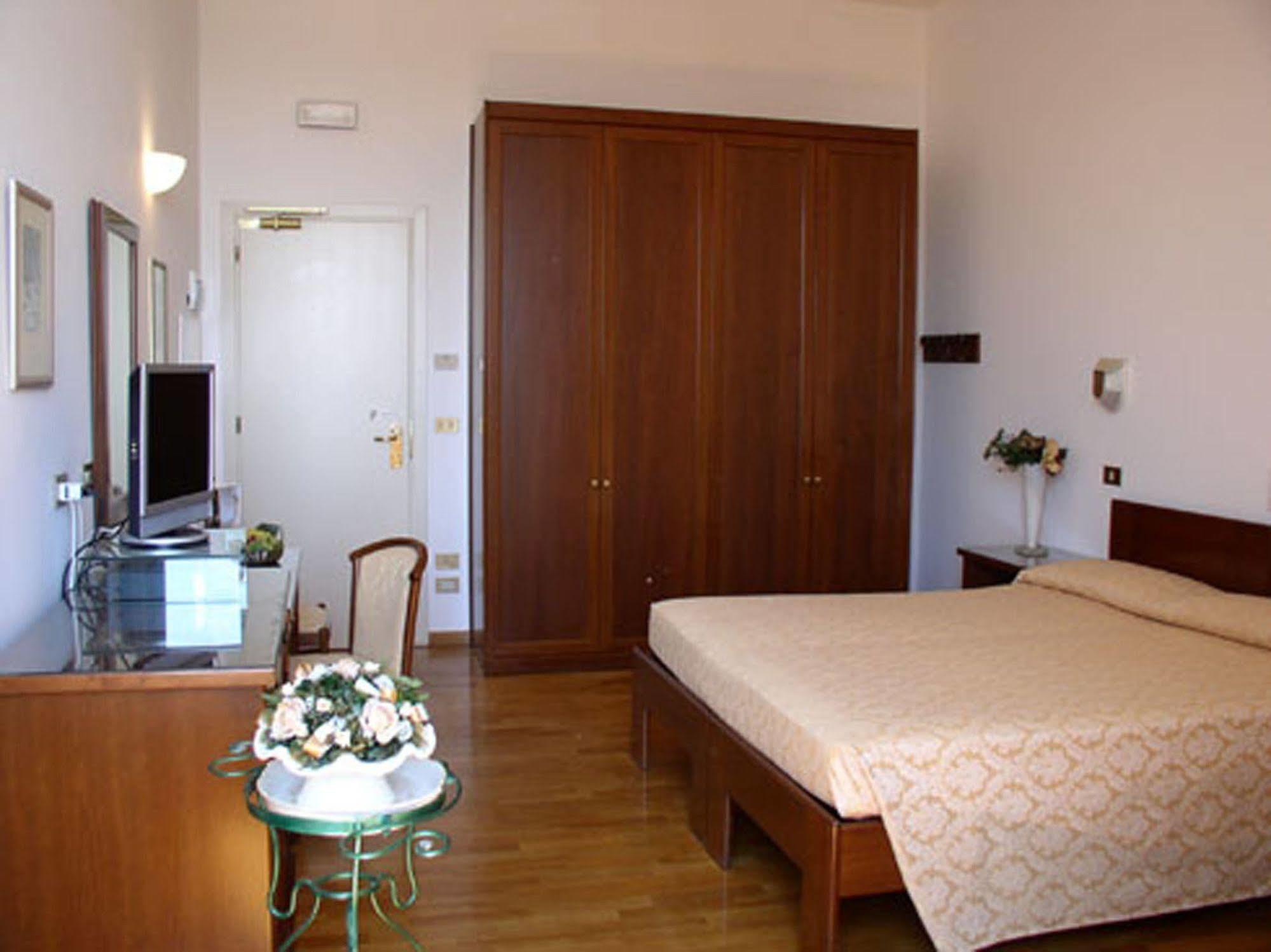 Hotel Bel Sit Senigallia Esterno foto